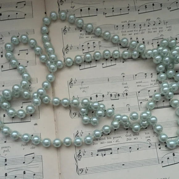 Vintage Blue Pearl Necklace - Picture 7 of 10